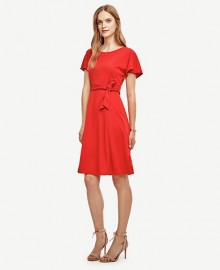 Ann Taylor: 40% Off Full Price & Extra 60% Off Sale Items